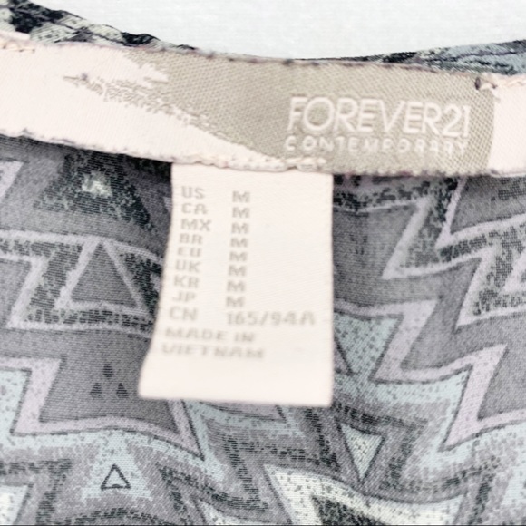 Forever 21 Gray Chevron Print V Neck Knot Front Chiffon Blouse Size Medium - Picture 5 of 5